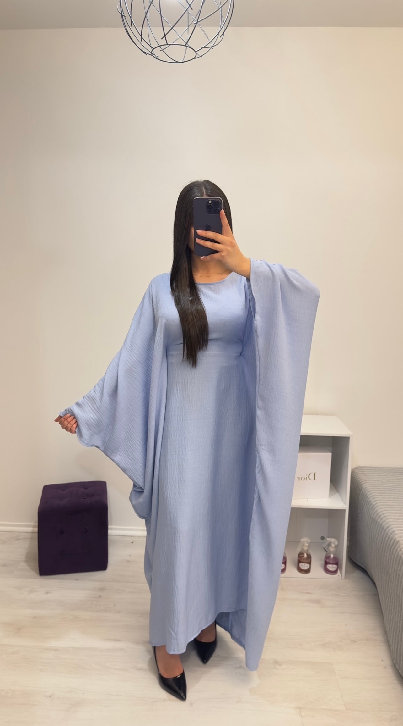 Abaya Hind cintrée à la taille bleu bébé