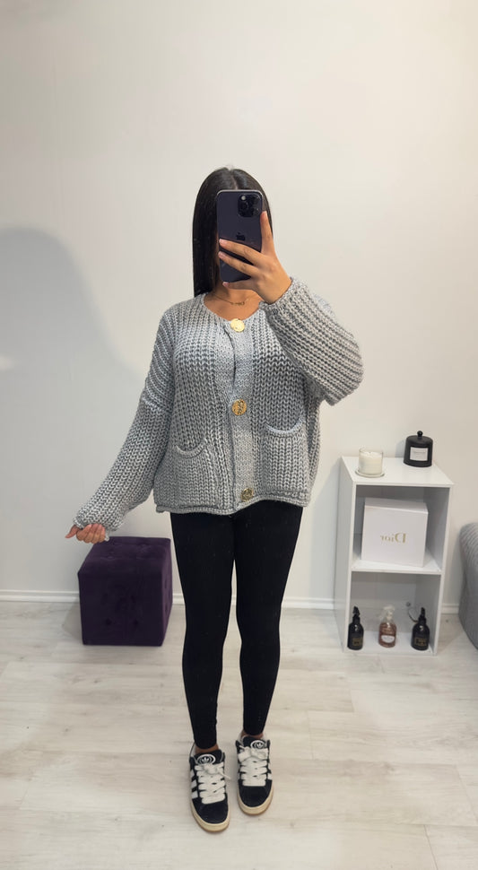 PULL EN MAILLE À BOUTONS, GRIS